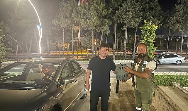 Büyükşehir personelinden örnek davranış