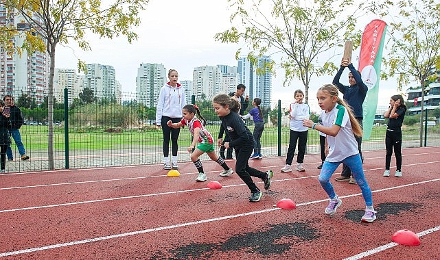 Karşıyaka’da 7’den 77’ye bayram coşkusu