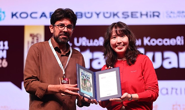 Soyoung Park, Kocaeli Kitap Fuarı’nda genç okurlara seslendi;  “Dünyadaki en özel kişi kendinizsiniz”